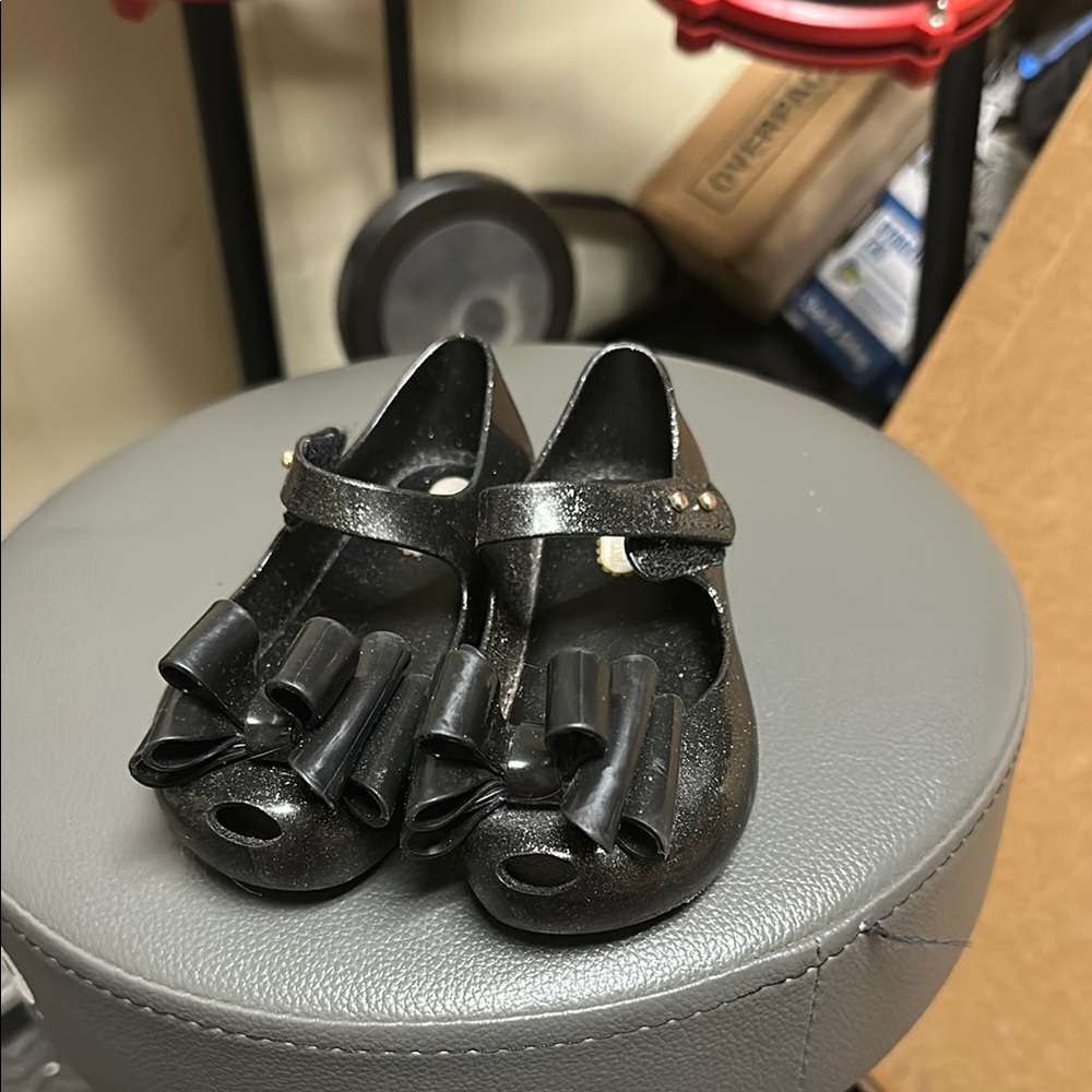 Mini Melissa Black Dress Shoes Sleek Design